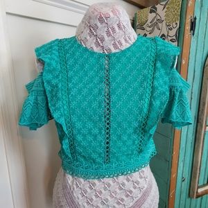 NWT BEBE Lace drop Sleeves Crop Top